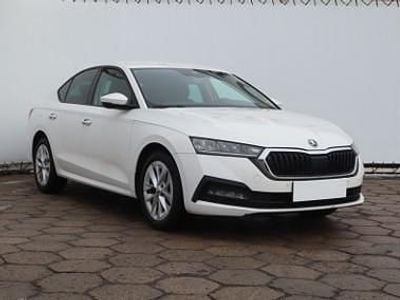 Biały Używany 2021 Skoda Octavia Hatchback | 63 999 zł (Uczciwa cena)
