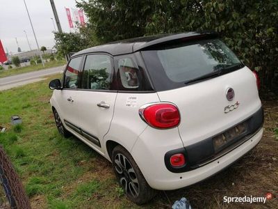 używany Fiat 500L 500Lniegroźnie uszkodzony jeździ szklany dach