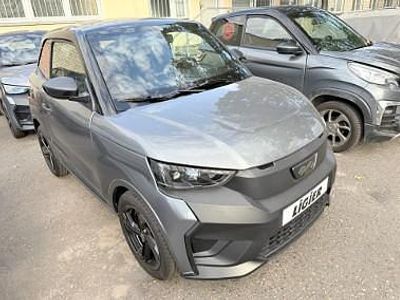 Używany Ligier JS50 38 KM (27 kW) 2022 Niebieski Hatchback