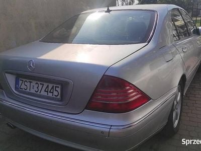 Srebrny Używany 2003 Mercedes 220 Sedan/Limuzyna | 9800 zł