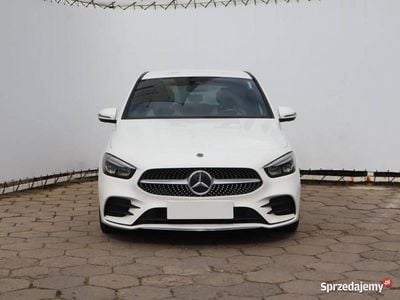 Mercedes B200