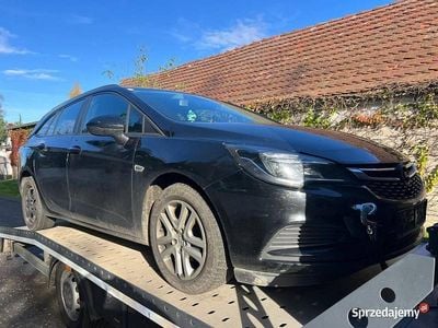 Czarny Używany 2017 Opel Astra Kombi | 11 500 zł