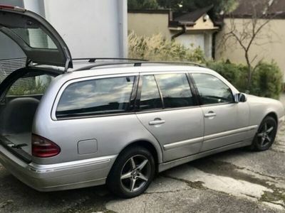 używany Mercedes E320 