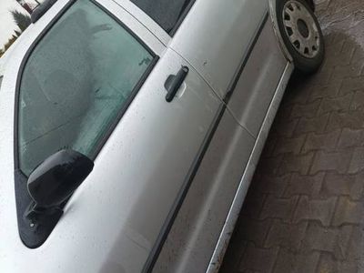 Srebrny Używany 2001 Seat Cordoba Kombi | 1300 zł