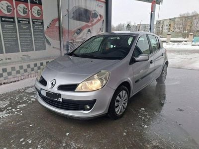 używany Renault Clio II 1.4dm 90KM 2006r. 212 000km