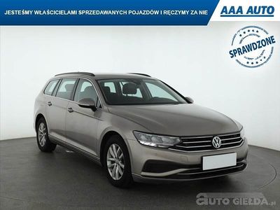 Używany VW Passat 2019 Beżowy