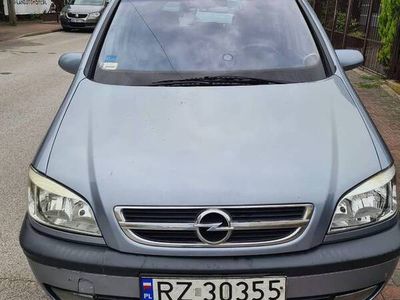 używany Opel Zafira Zafira 2.0 diesel 2003 r z salonu w Polsce2.0 diesel 2003 r z salonu w Polsce