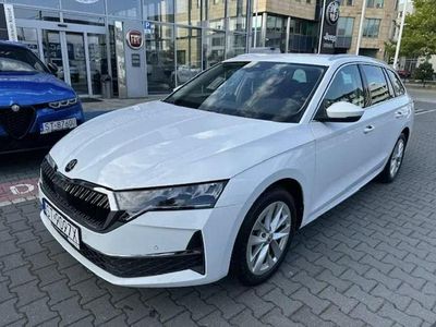 Biały Używany 2024 Skoda Octavia Selection Kombi | 104 900 zł (Drogi)