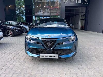 Lakier metalizowany niebieski z czarnym dachem navigli Nowe 2025 Alfa Romeo Junior SUV | 149 618 zł