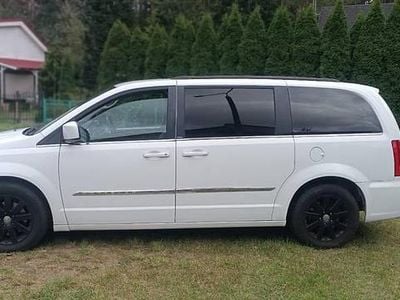 Używany Chrysler Town & Country 2014 Biały Minivan