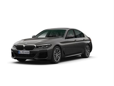 Szary sophisto z brylantowym połyskiem metalizowany Używany 2022 BMW 520 Shadowline Sedan/Limuzyna | 169 900 zł