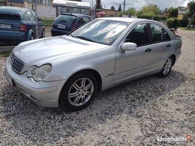 Mercedes C200