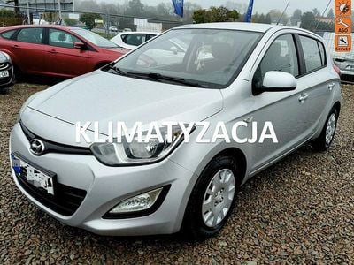 Używany Hyundai i20 84 KM (61 kW) 2014 Srebrny Hatchback