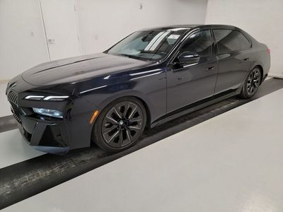 używany BMW 740 3dm 375KM 2023r. 36 758km