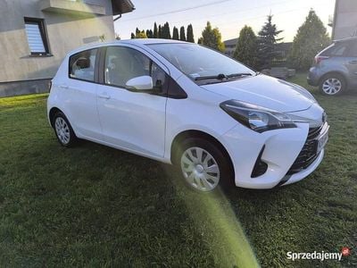 Używany Toyota Yaris 2018 Biały Sedan/Limuzyna