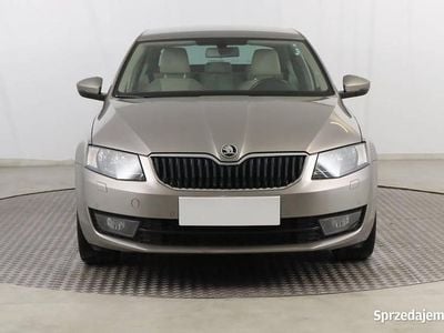 Beżowy Używany 2015 Skoda Octavia Hatchback | 41 999 zł (Uczciwa cena)