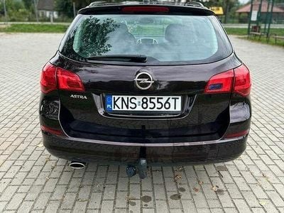 Brązowobeżowy Używany 2012 Opel Astra Kombi | 20 500 zł (Uczciwa cena)