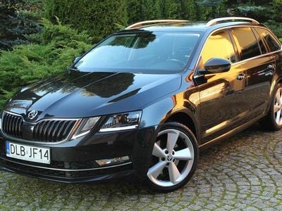Czarny Używany 2017 Skoda Octavia Kombi | 55 900 zł (Uczciwa cena)