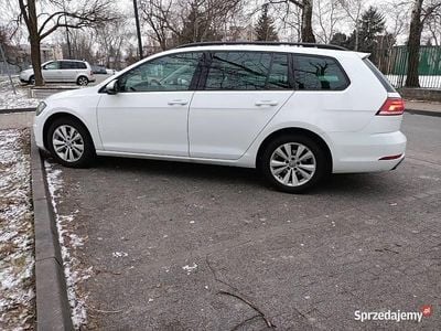 Biały Używany 2017 VW Golf VII Comfortline Kombi | 32 500 zł (Uczciwa cena)