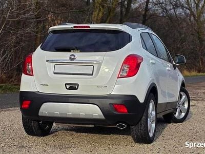 Biały Używany 2013 Opel Mokka SUV | 31 900 zł (Uczciwa cena)