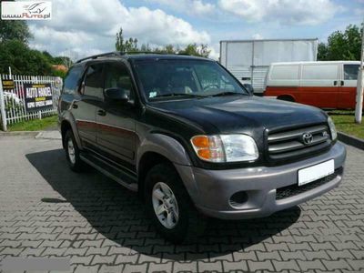 używany Toyota Sequoia 4.7dm 245KM 2001r. 125 000km