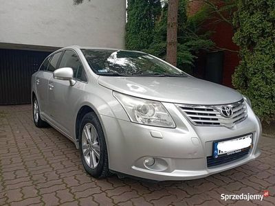 Srebrny Używany 2009 Toyota Avensis Kombi | 14 700 zł (Dość drogi)