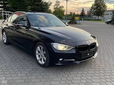 Używany BMW 330 Sport Line 2012 Czarny Sedan/Limuzyna