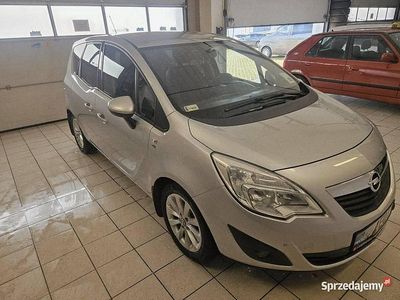 Srebrny Używany 2012 Opel Meriva Minivan | 23 900 zł (Uczciwa cena)