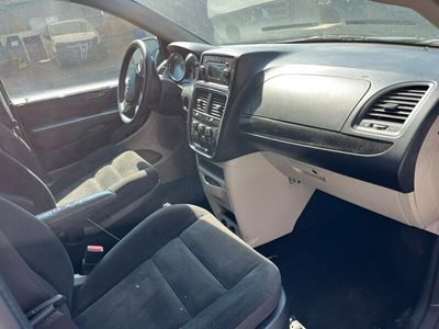 Szary (metalik) Używany 2017 Dodge Grand Caravan Minivan | 30 900 zł