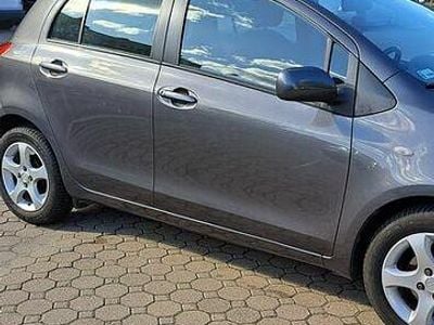 Szary Używany 2009 Toyota Yaris Hatchback | 15 000 zł (Uczciwa cena)