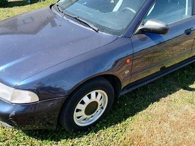 Niebieski Używany 1995 Audi A4 Sedan/Limuzyna | 1500 zł