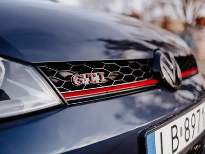 Używany VW Golf VII GTI 2017 Niebieski Hatchback