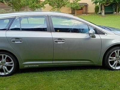 Szary Używany 2009 Toyota Avensis Kombi | 27 800 zł