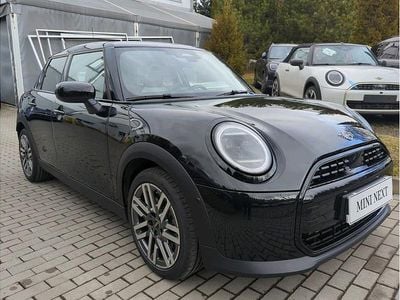Używany Mini Cooper 156 KM (114 kW) 2024 Midnight black ii metalizowany Hatchback