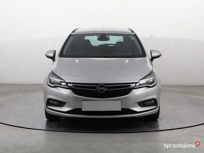 Srebrny Używany 2018 Opel Astra Kombi | 29 999 zł (Uczciwa cena)