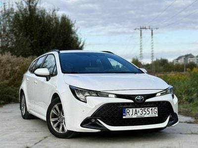 Używany Toyota Corolla Comfort 140 KM (102 kW) 2024 Biały Kombi