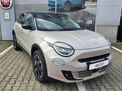 Nowe Fiat 600 La Prima 145 KM (106 kW) 2026 Lakier metalizowany kremowy cappucino z dachem w kolorze czarny cinema SUV