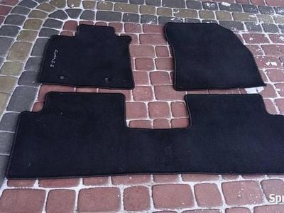 używany Toyota Avensis 