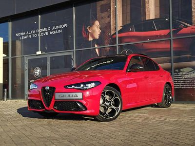 Lakier pastelowy czerwony alfa red Nowe 2025 Alfa Romeo Giulia Sedan/Limuzyna | 233 990 zł (Dość drogi)