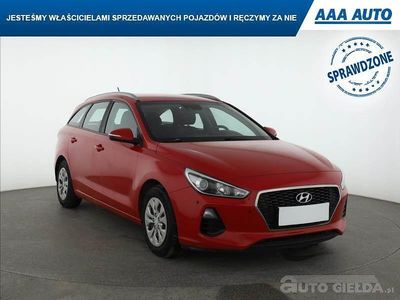 Używany Hyundai i30 110 KM (80 kW) 2017 Czerwony