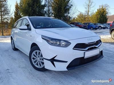 Używany Kia Ceed 160 KM (117 kW) 2022 Biały Hatchback