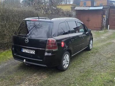 Używany Opel Zafira Cosmo 2007 Czarny Minivan