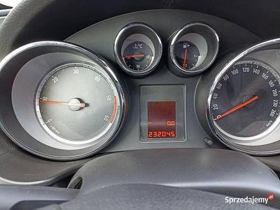 Używany Opel Insignia 2010 Srebrny Kombi