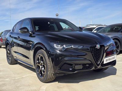 Lakier metalizowany czarny volcano black Nowe 2025 Alfa Romeo Stelvio SUV | 236 784 zł