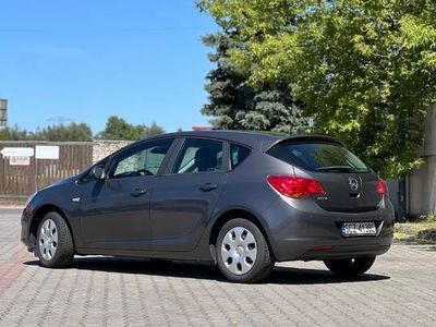 Używany Opel Astra 2010 Szary Hatchback