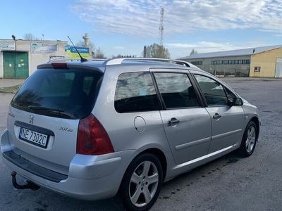 używany Peugeot 307 SW 1.6 benzyna panorama klima elektryka 2 klucze