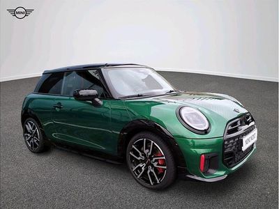 Używany Mini John Cooper Works 231 KM (169 kW) 2024 British racing green iv metalizowany Hatchback