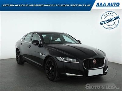 Używany Jaguar XF 2018 Czarny