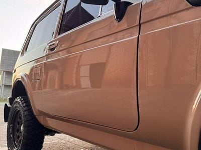 Beżowy Używany 1989 Lada niva SUV | 29 000 zł