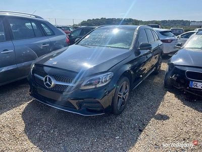 Czarny Używany 2021 Mercedes C300e AMG line Kombi | 62 100 zł